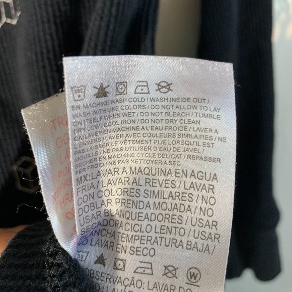 Nike Waffle Knit Long Sleeve Crew Neck Shirt - Picture 7 of 8